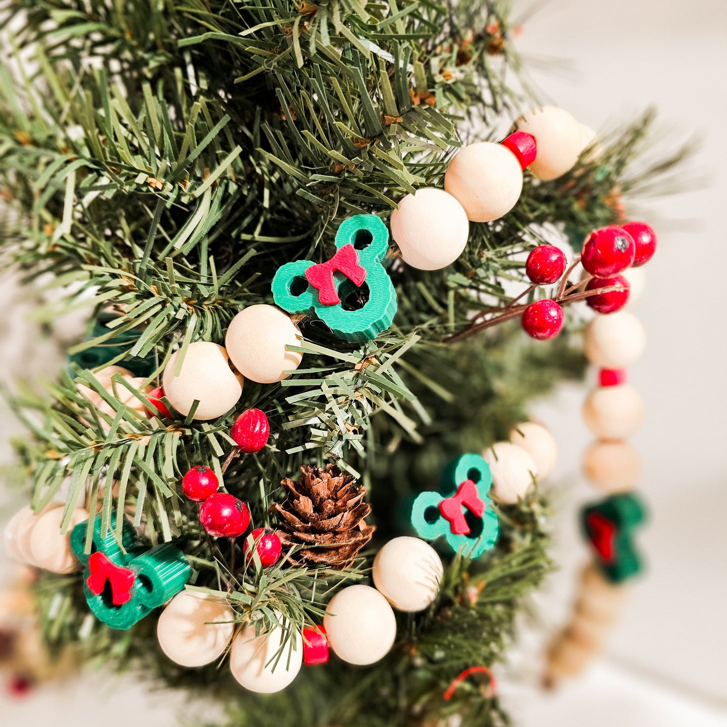 *Seasonal* Wreath Mouse Garland
